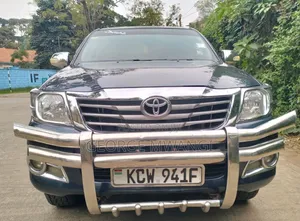 Toyota Hilux 2012 Black
