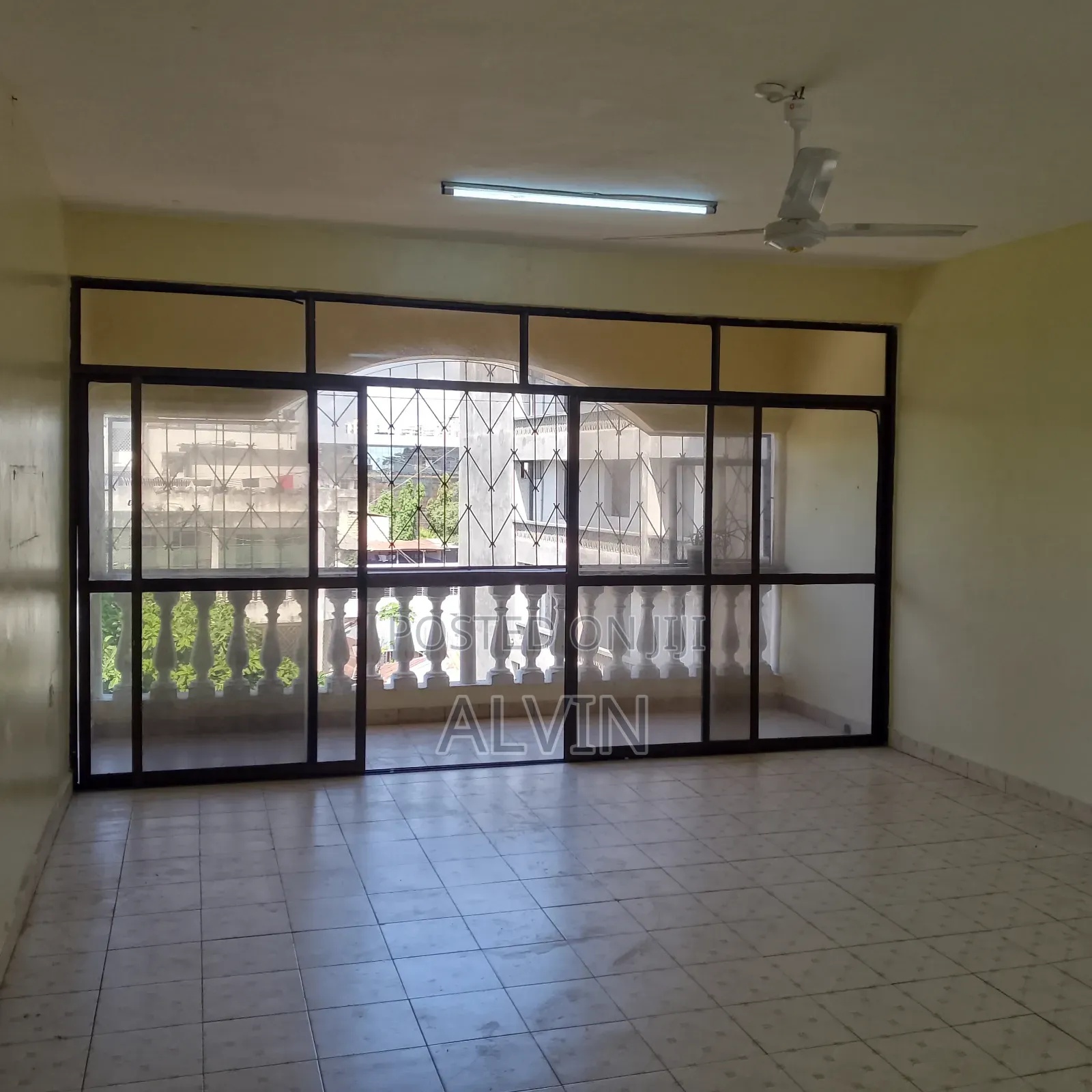 3bdrm Apartment in Mwembe Tayari for rent