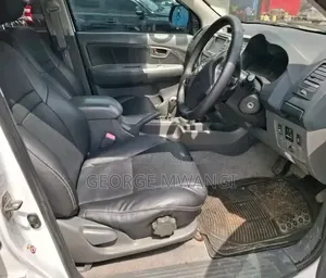 Toyota Hilux 2015 White