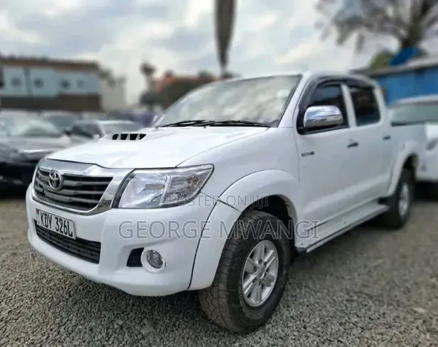 Toyota Hilux 2015 White