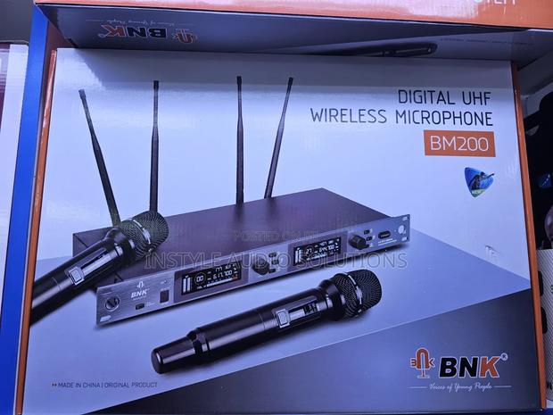BNK Bm200 Digital Wireless Microphone 300 Meters Frequency Range - thumbnail 2