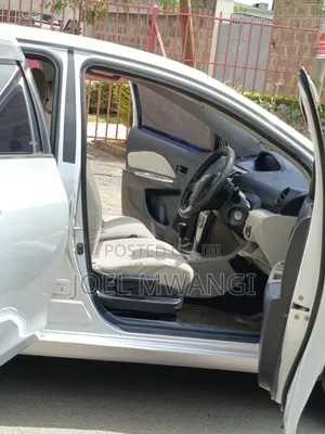 Toyota Belta 2006 Silver