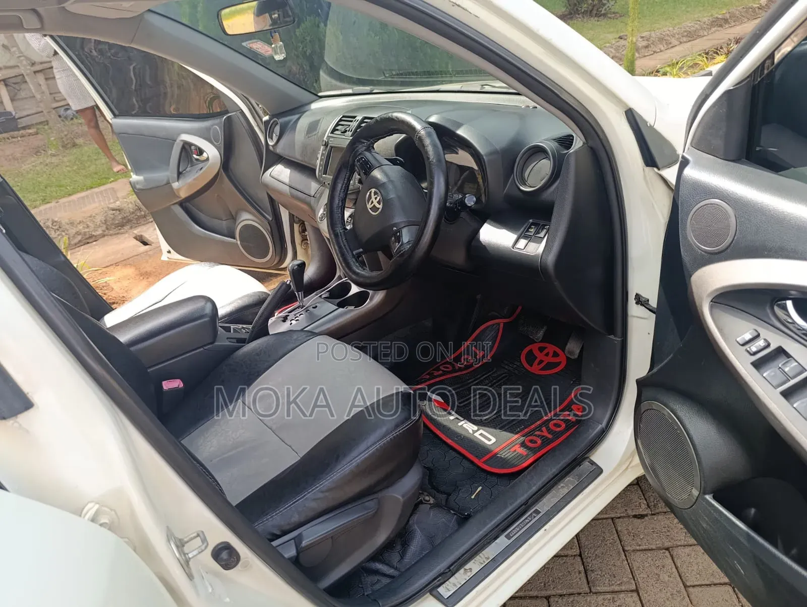 Toyota Vanguard 2010 White