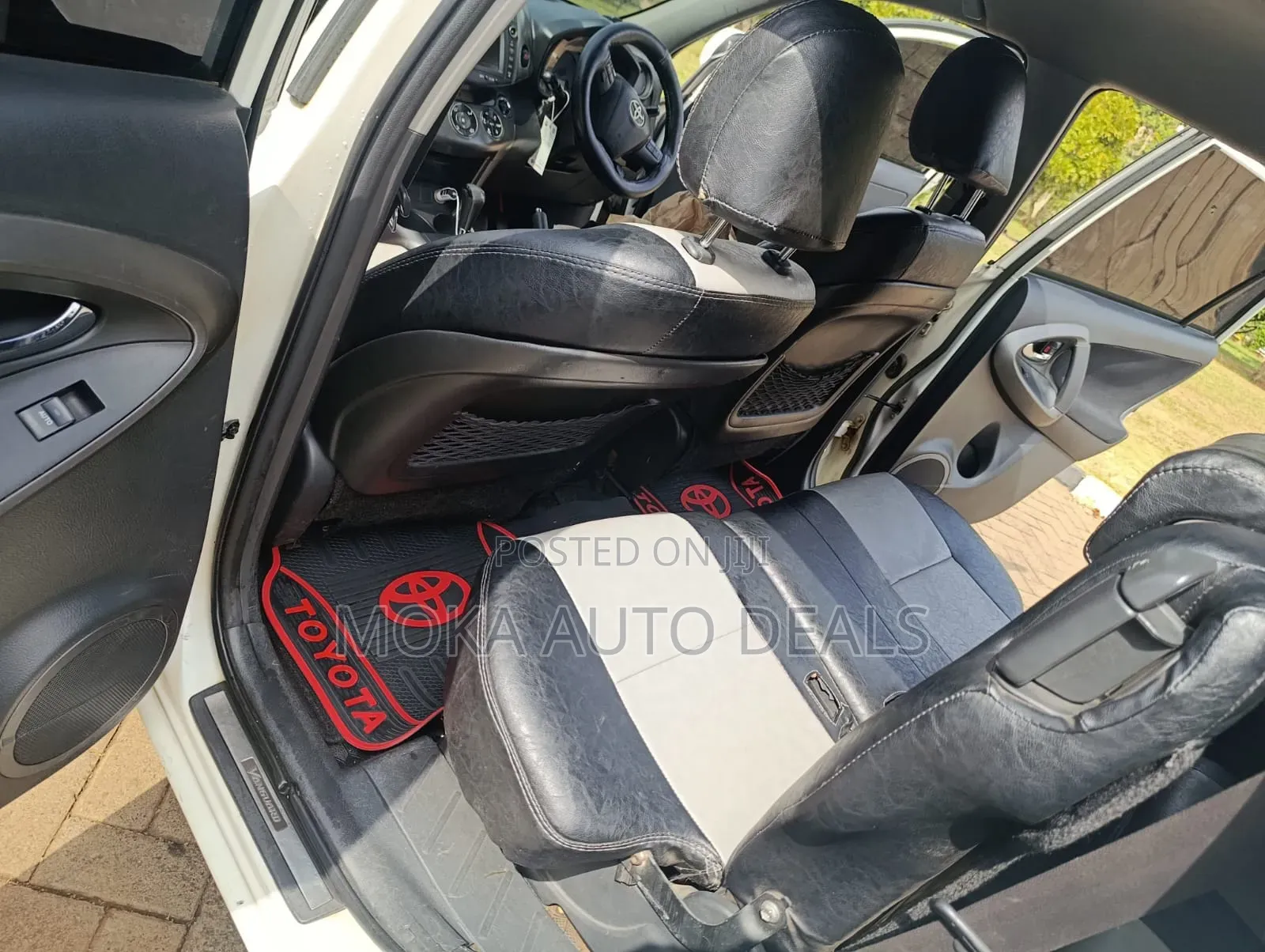 Toyota Vanguard 2010 White