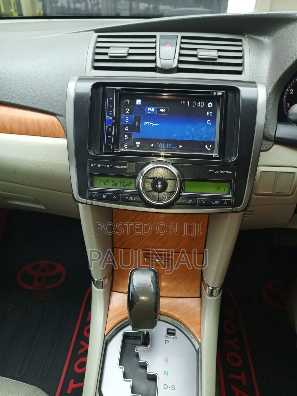 Subaru Forester 2017 Gold