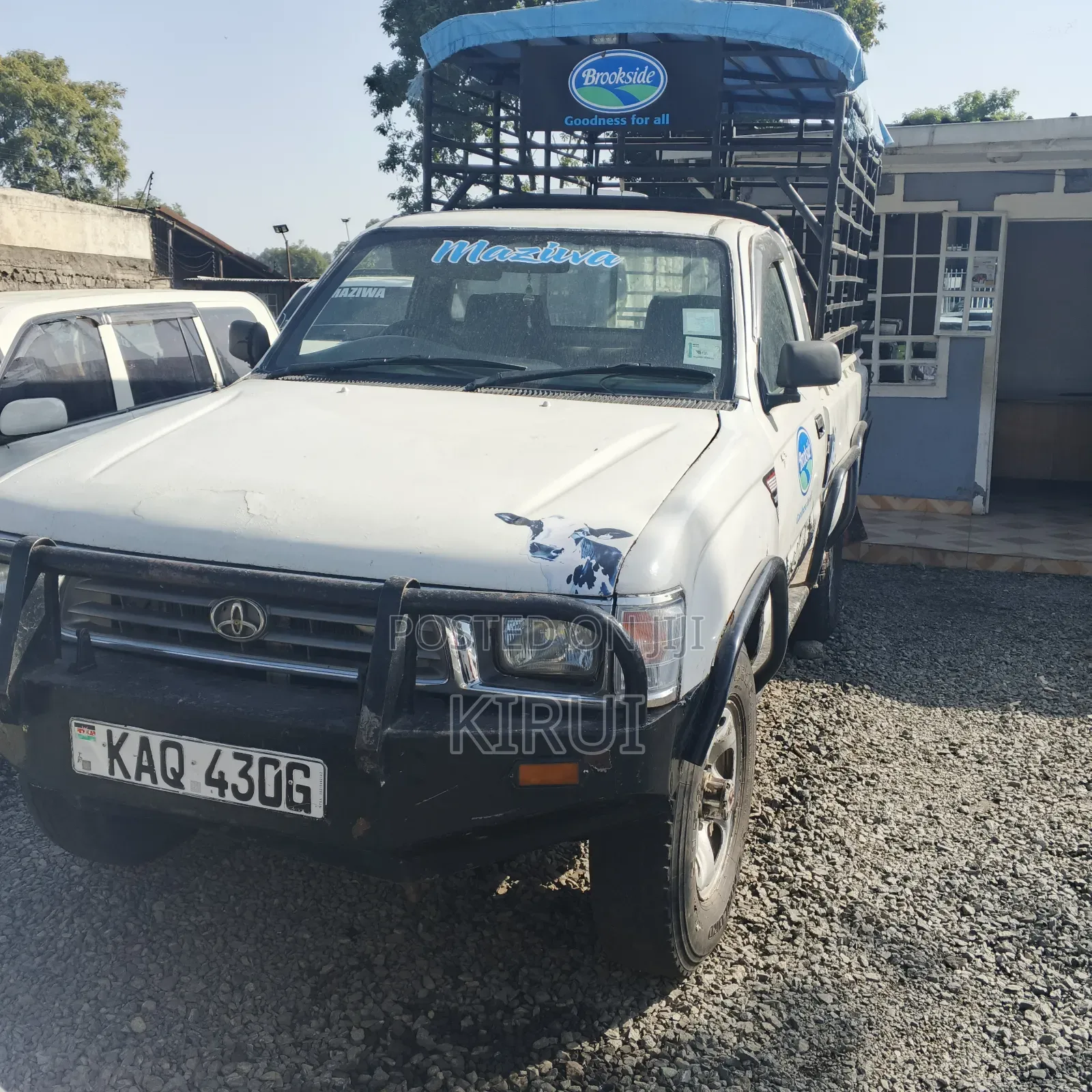 Toyota Hilux 2001 White