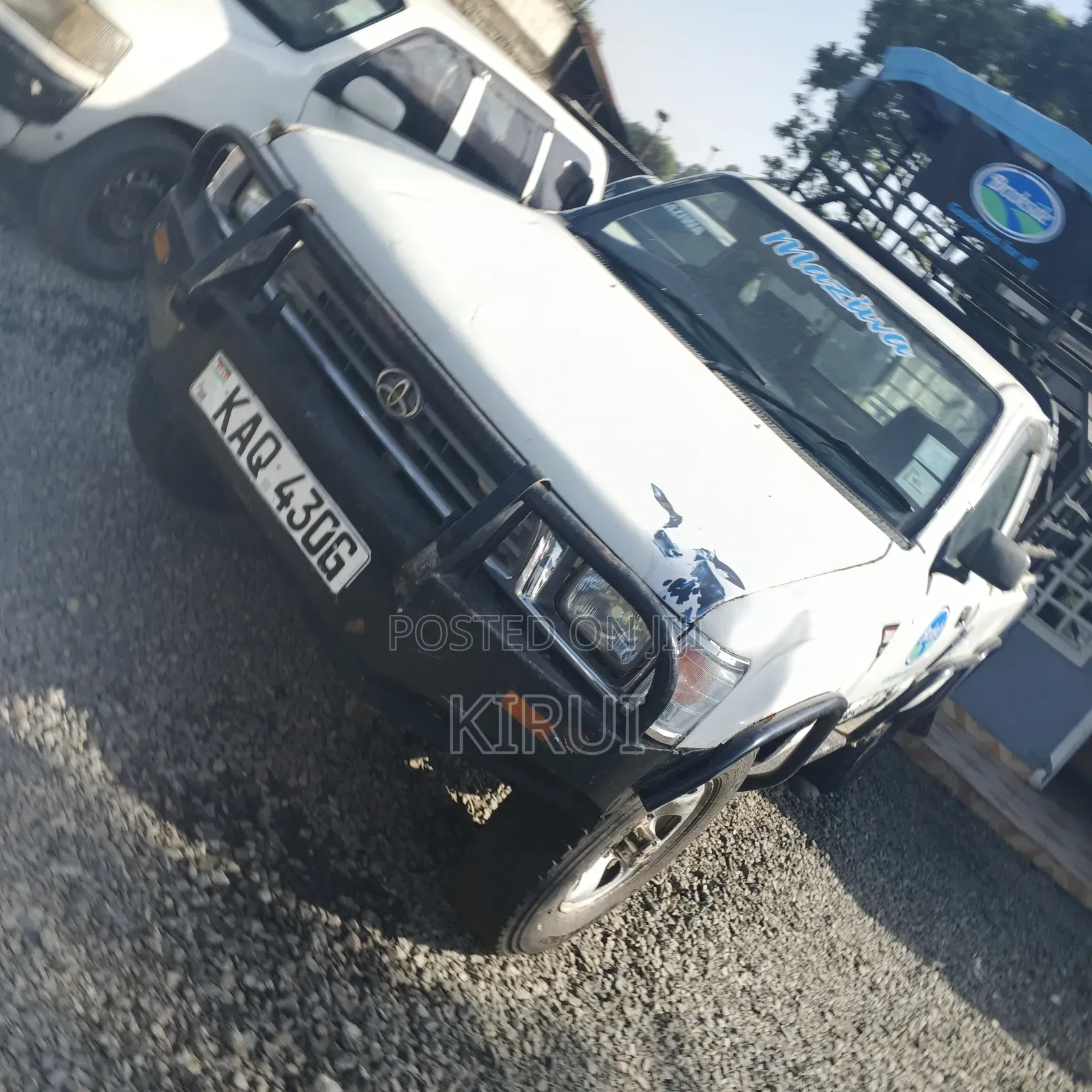 Toyota Hilux 2001 White