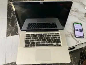 Laptop Apple MacBook Pro 2009 4GB Intel Core i5 HDD 320GB