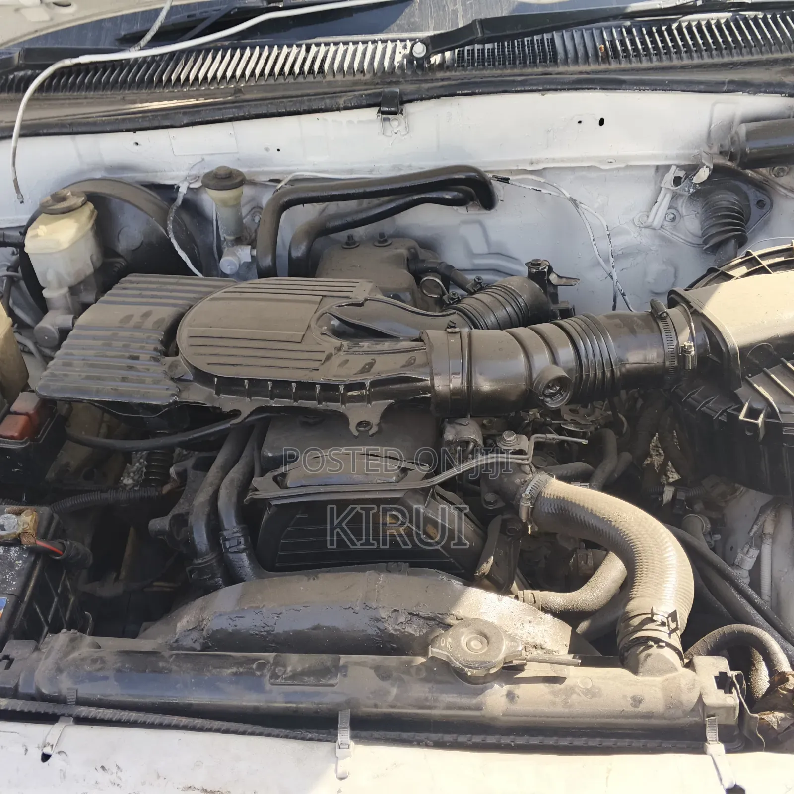 Toyota Hilux 2004 White