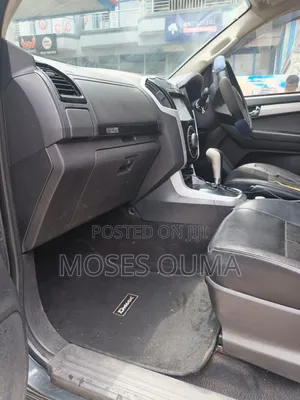 Isuzu D-MAX 2023 Gray