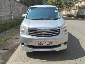 Toyota Noah 2013 Silver