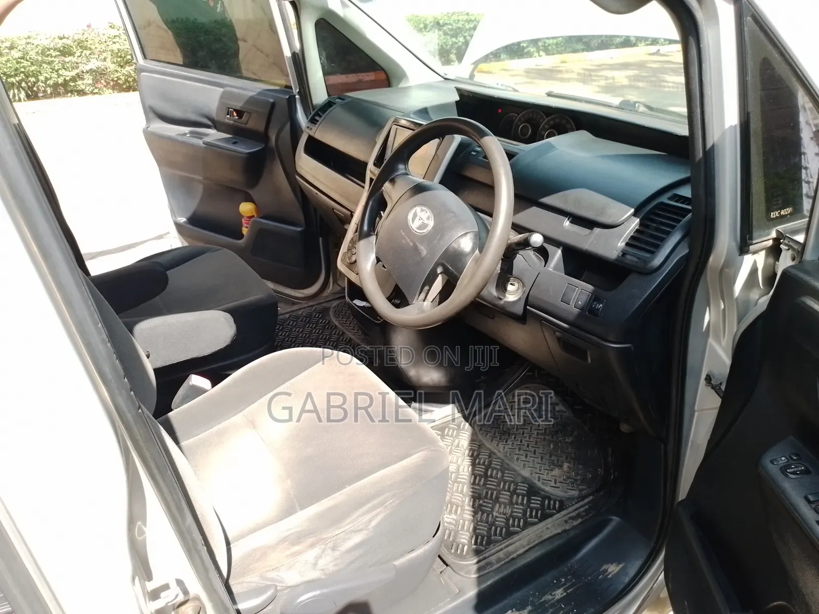 Toyota Noah 2013 Silver