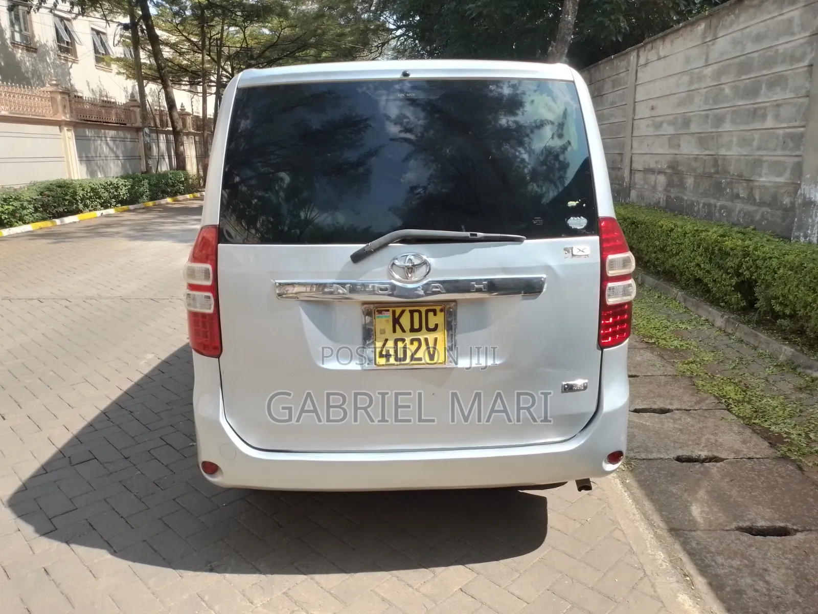 Toyota Noah 2013 Silver
