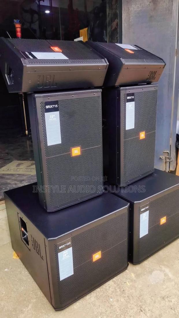 (2)12" JBL Monitor + (2)15" JBL Mid Range + (2)18" Bass Speaker