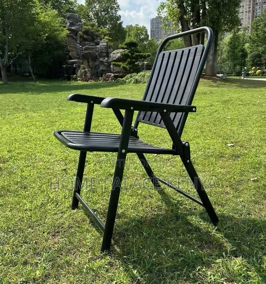 Foldable Chair: Pivot Flexible Folding Chair