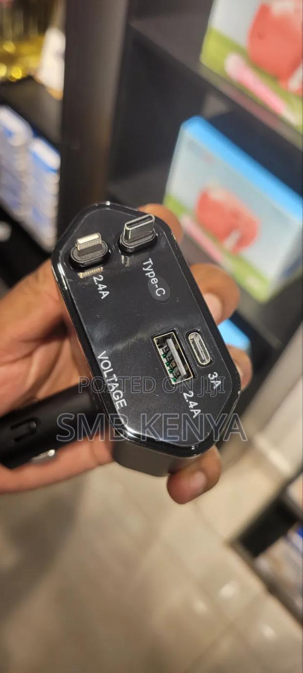 Air-Tab A1 Fast Charging Car Adapter With Usb Usb-C Ports - thumbnail 2