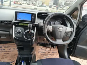 Toyota Wish 2018 Black