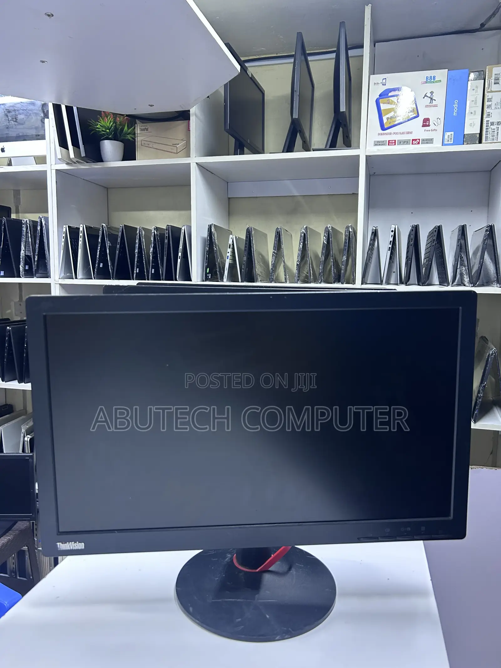 Lenovo Monitors