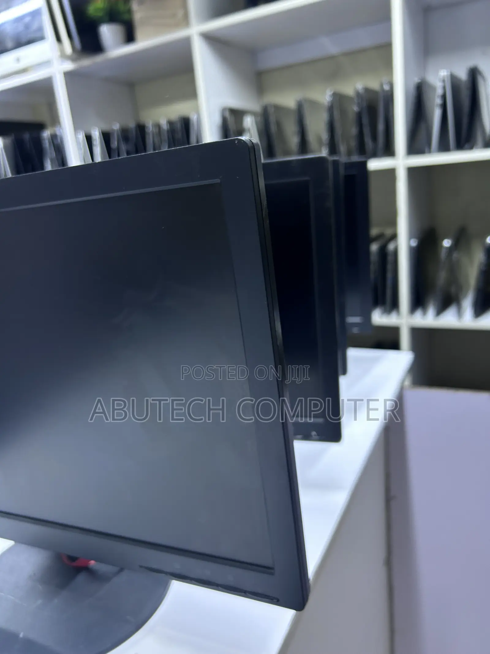 Lenovo Monitors