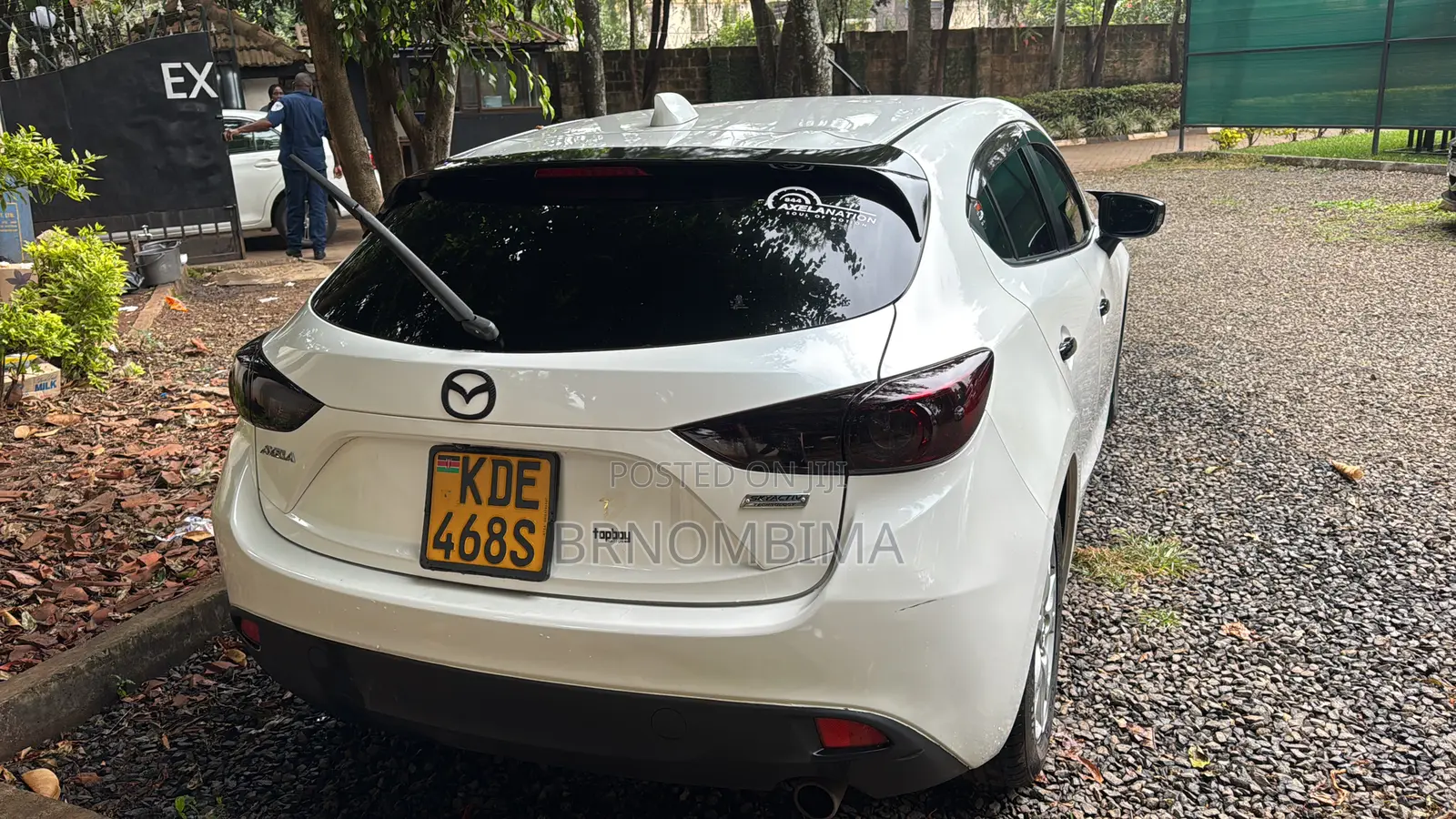 Mazda Axela SV Premium 2014 White