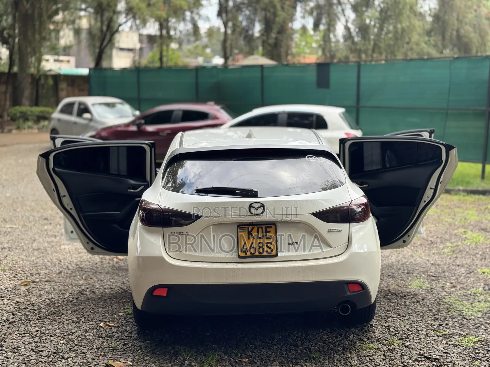 Mazda Axela SV Premium 2014 White