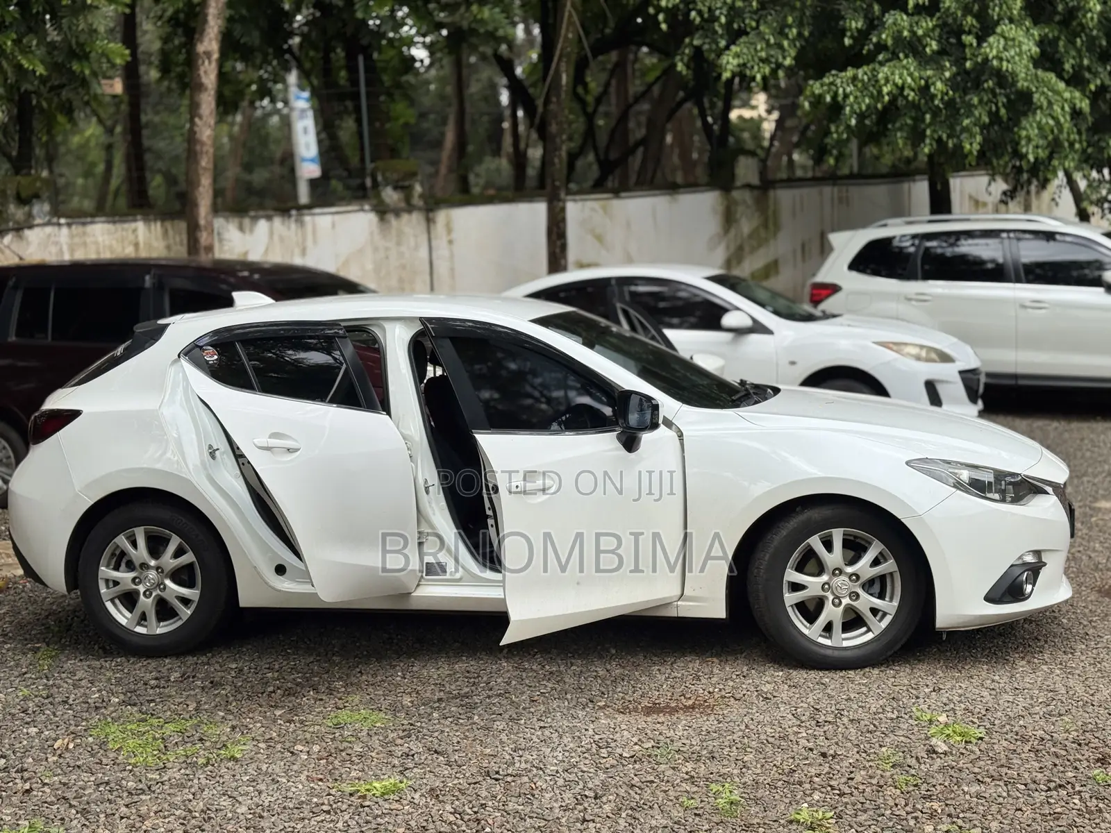 Mazda Axela SV Premium 2014 White