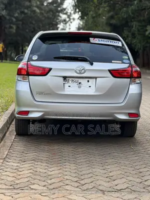 Toyota Corolla Fielder 2019 Silver