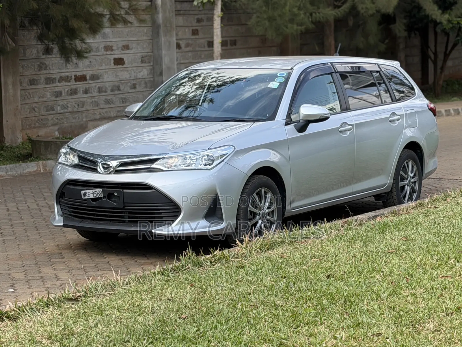 Toyota Corolla Fielder 2019 Silver