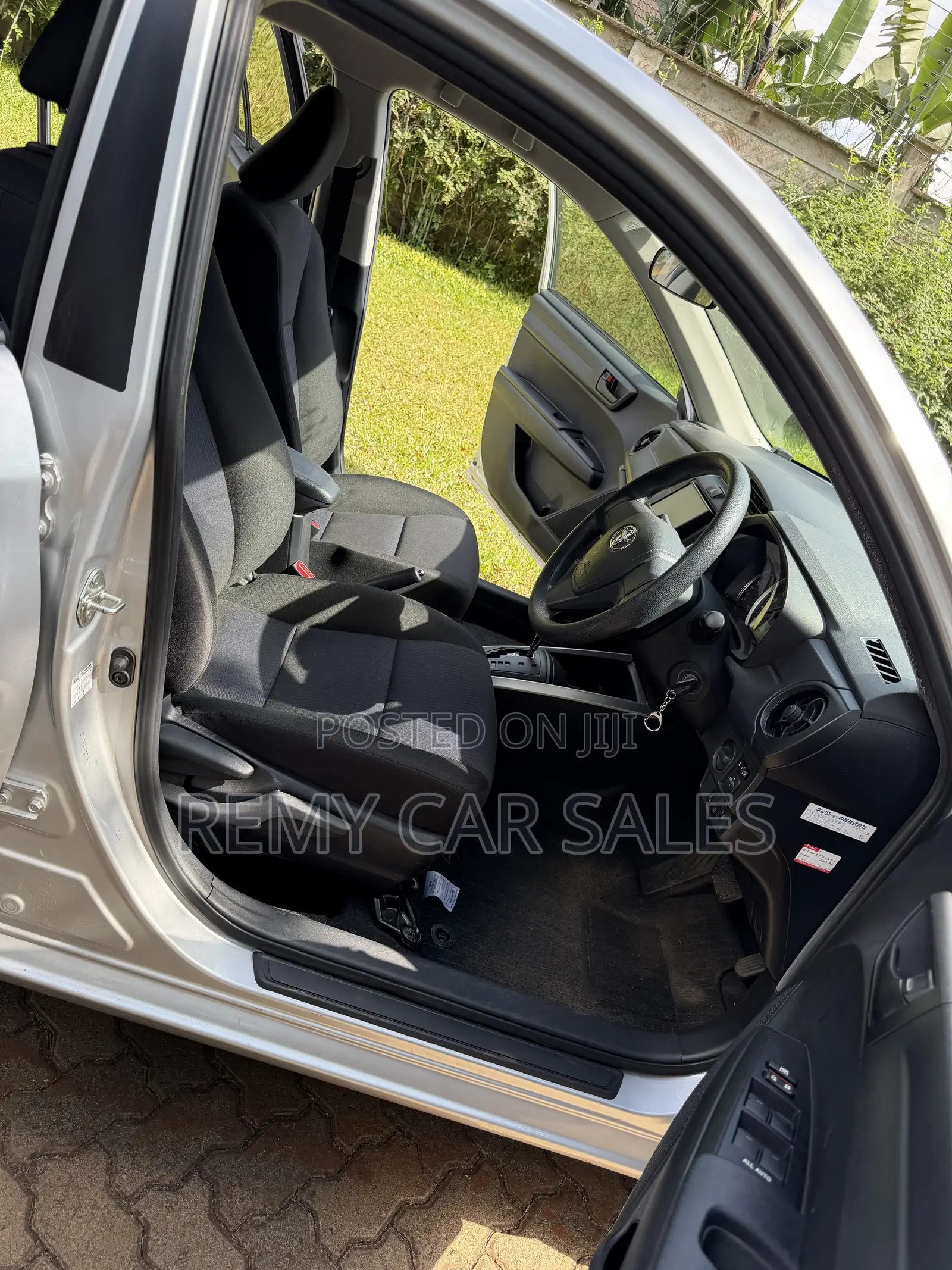 Toyota Corolla Fielder 2019 Silver