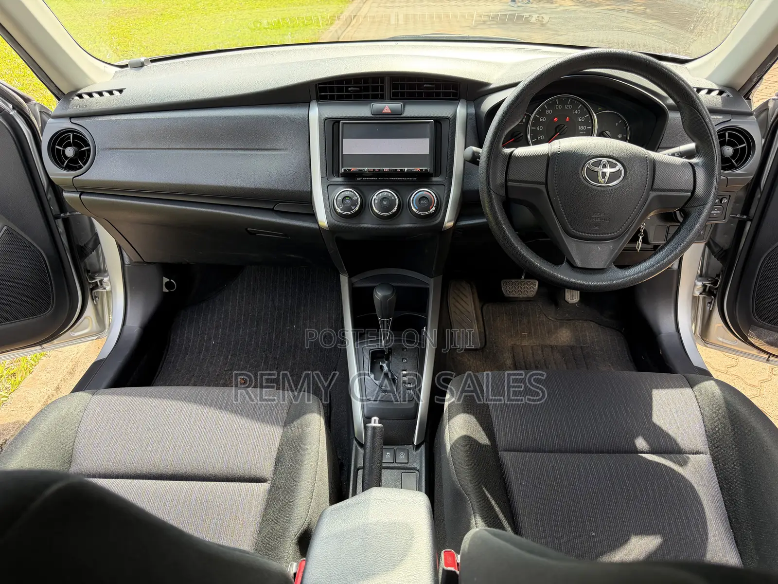 Toyota Corolla Fielder 2019 Silver