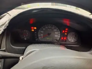 Nissan Sunny 2002 Silver