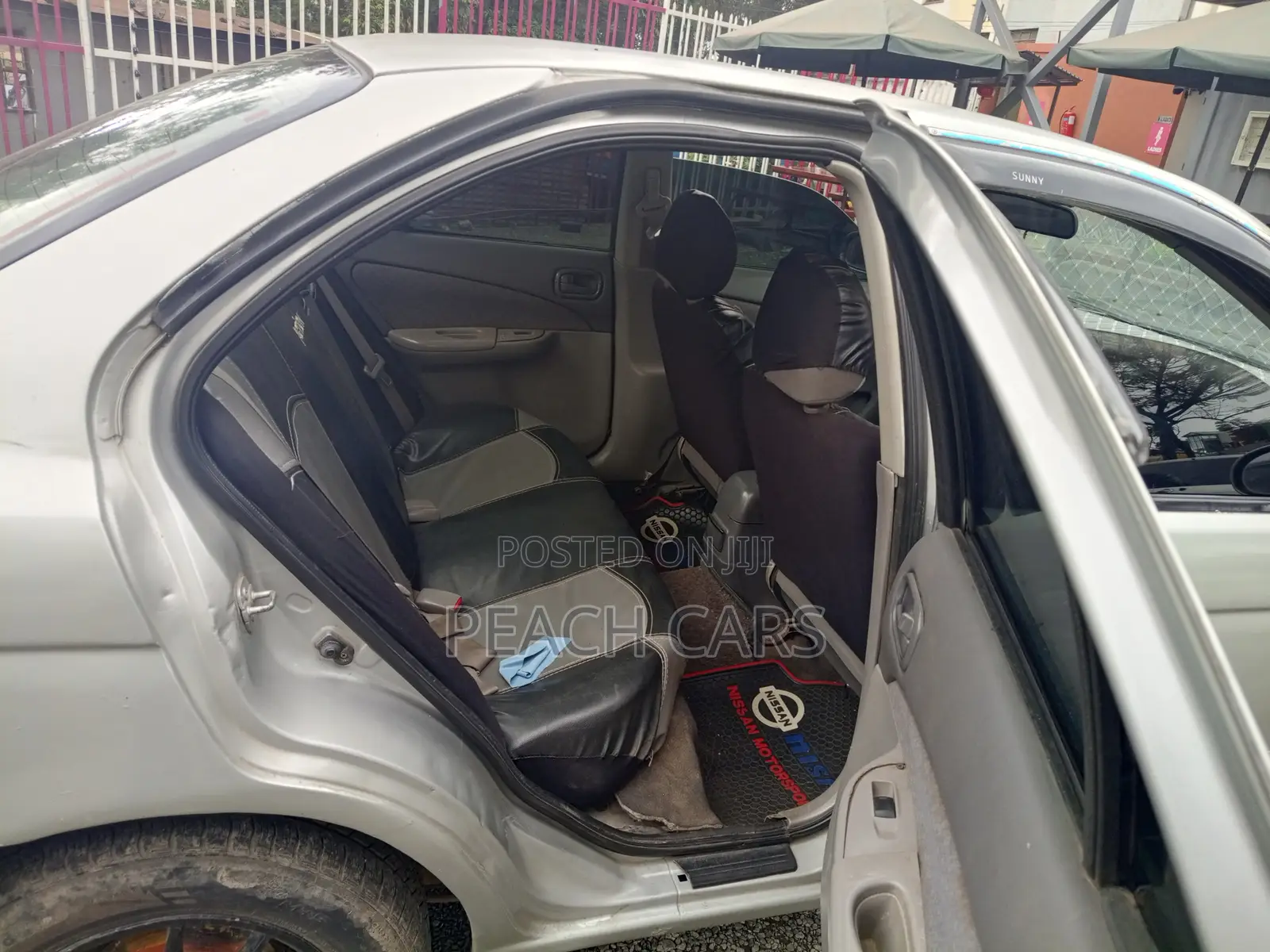 Nissan Sunny 2002 Silver