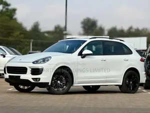 Porsche Cayenne Diesel AWD 2016 White