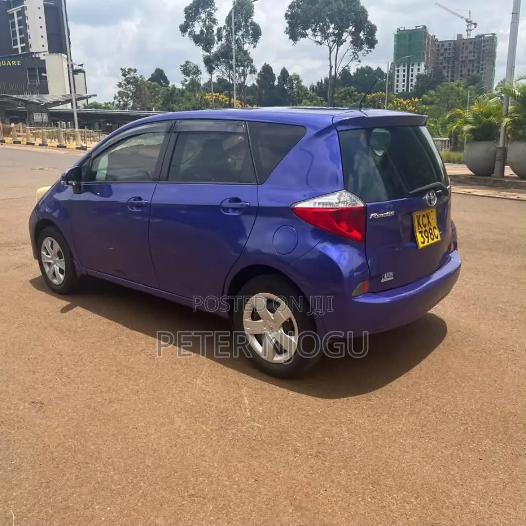 Toyota Ractis 2013 Blue