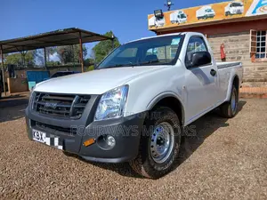 Isuzu D-MAX 2012 White