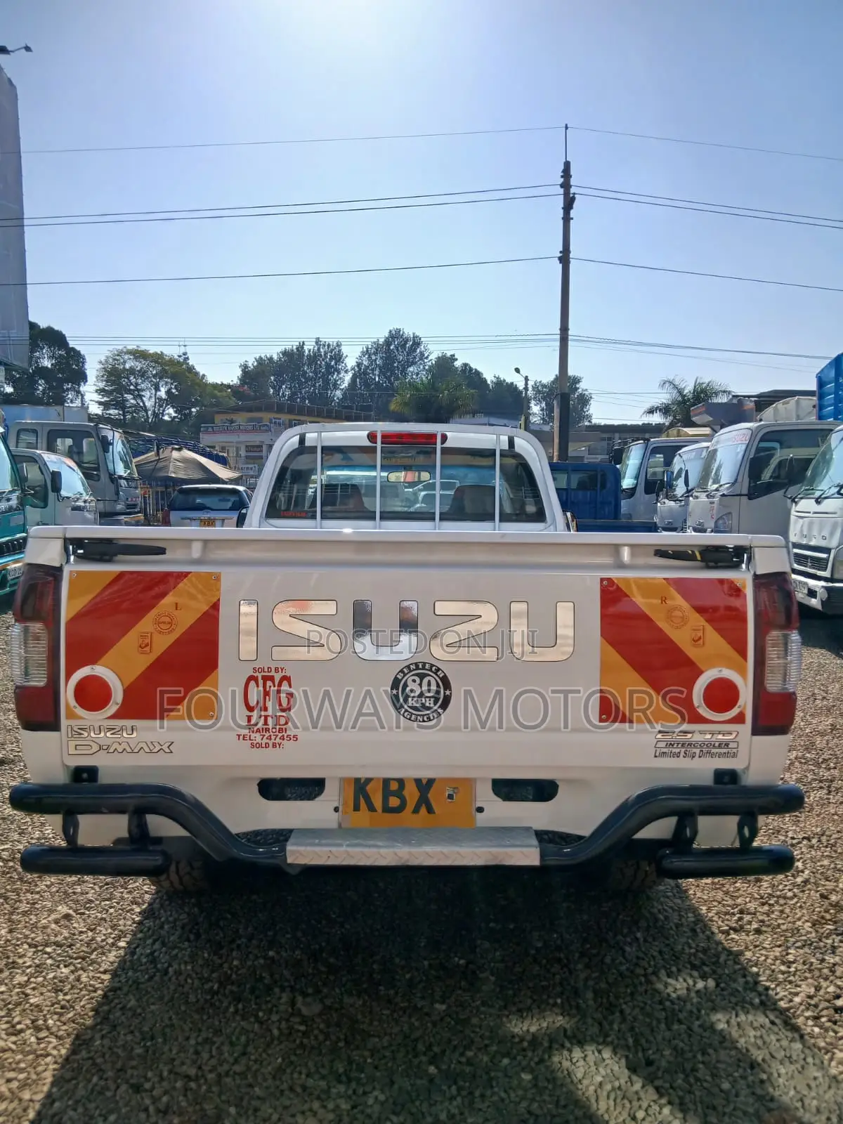 Isuzu D-MAX 2012 White