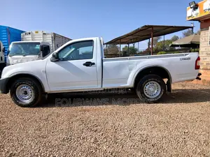 Isuzu D-MAX 2012 White
