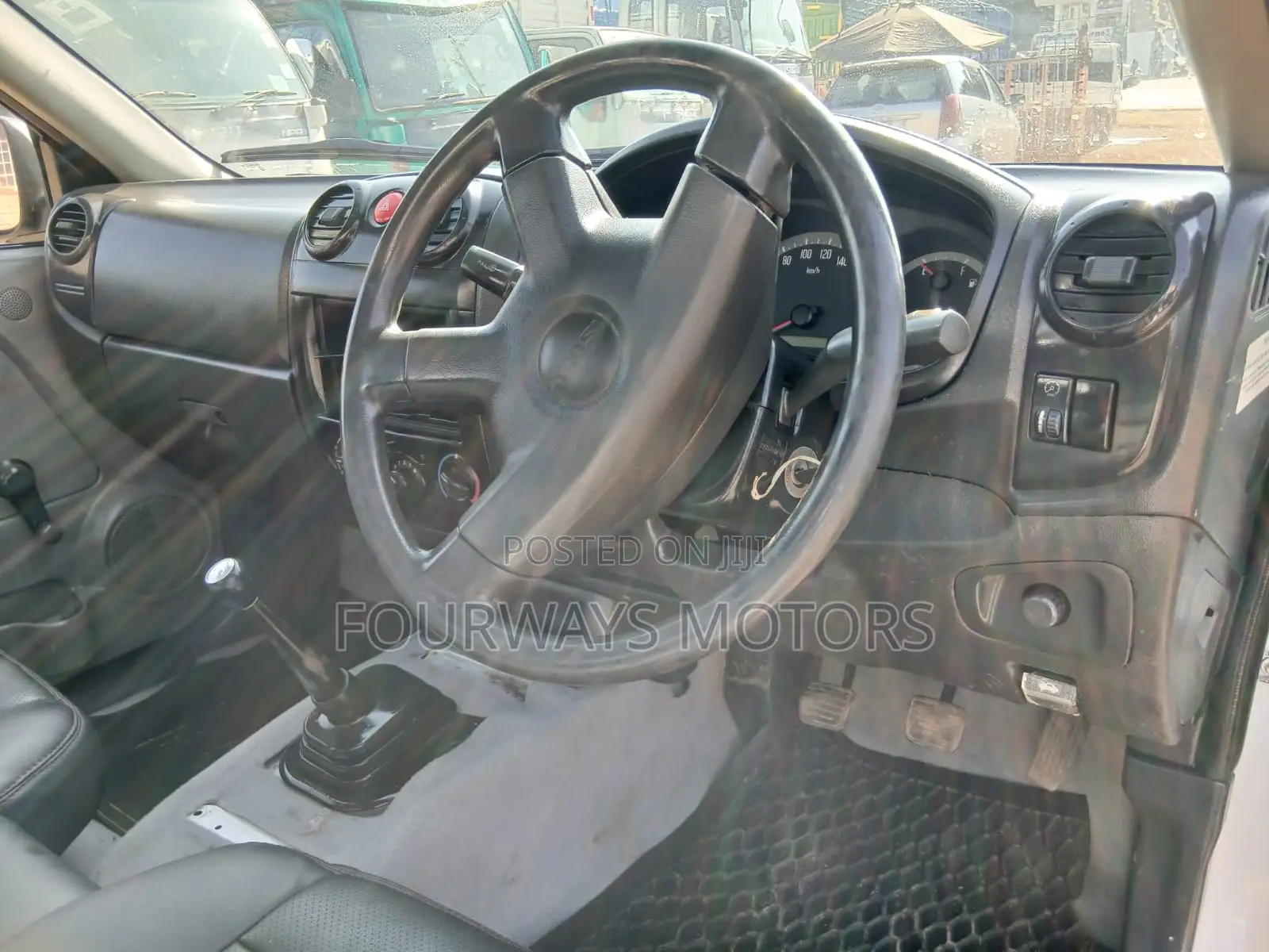Isuzu D-MAX 2012 White