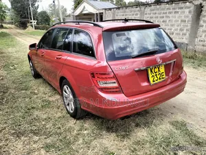 Mercedes-Benz C180 2012 Red