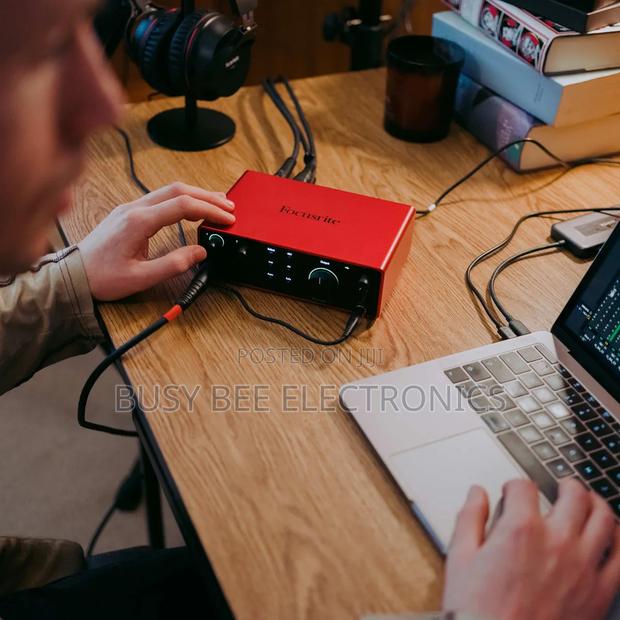 Focusrite Scarlett 4i4 4th Gen - thumbnail 2