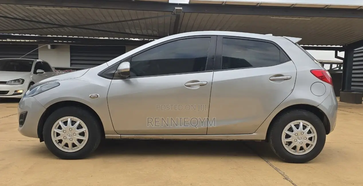 Mazda Demio 2012 Silver