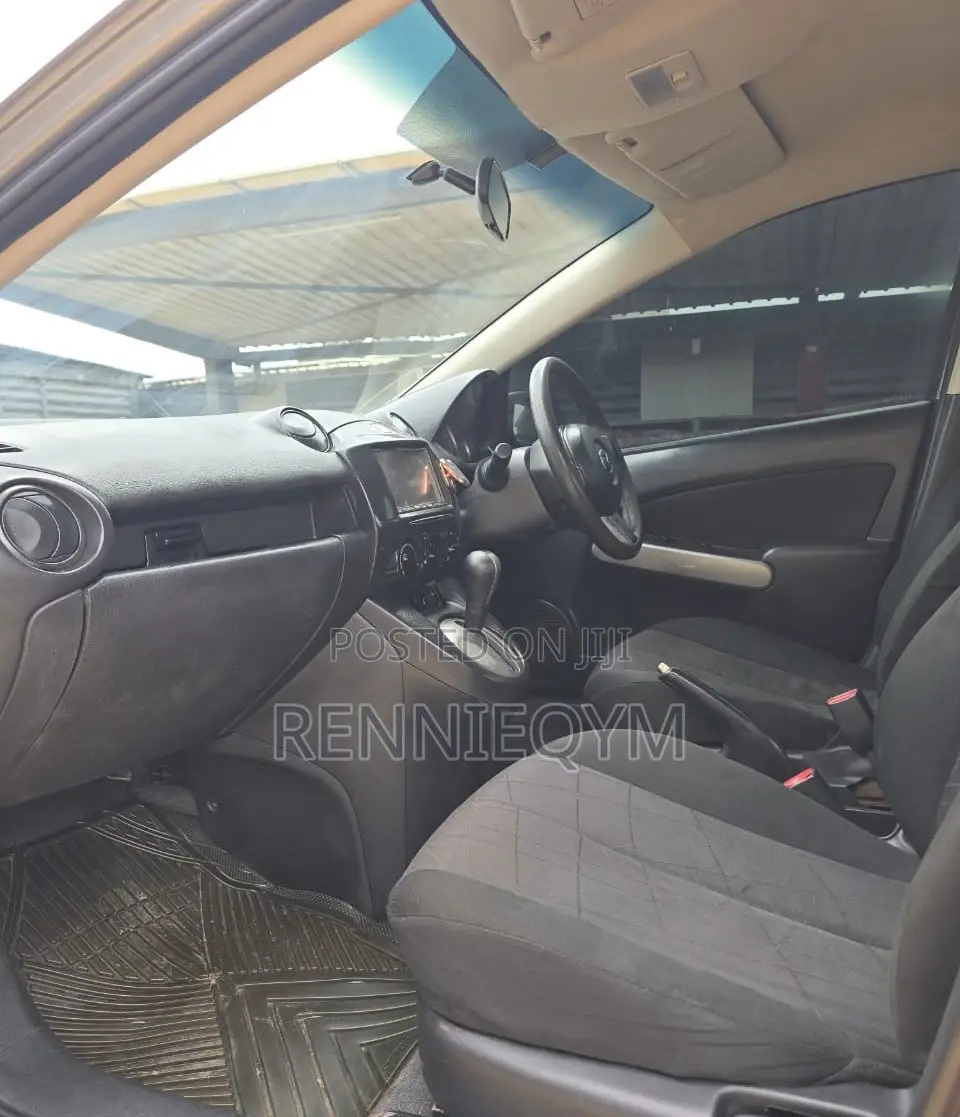 Mazda Demio 2012 Silver