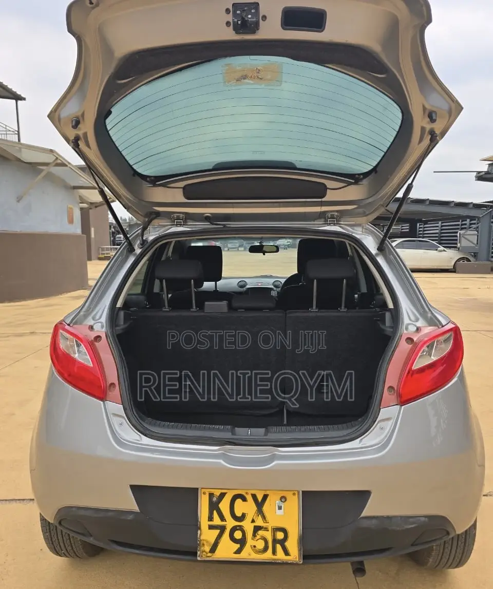 Mazda Demio 2012 Silver
