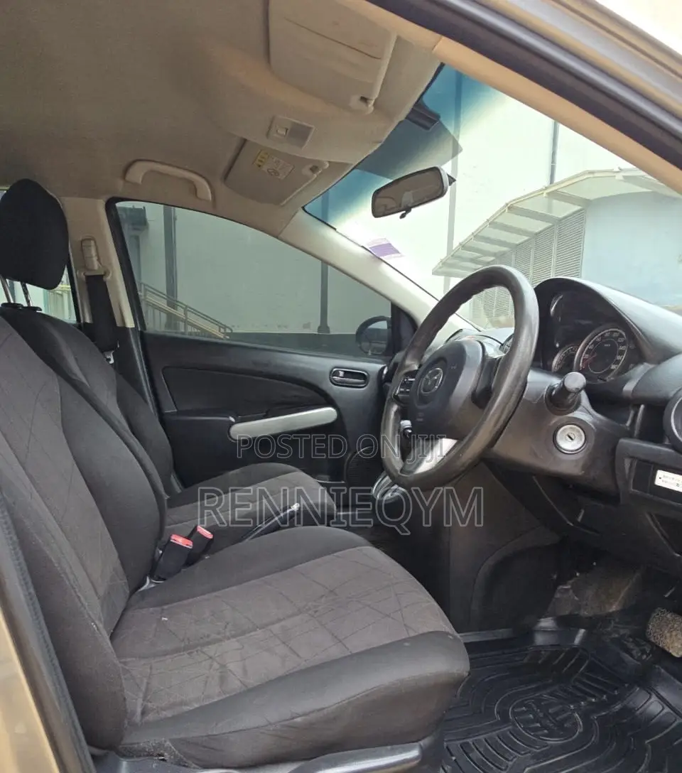 Mazda Demio 2012 Silver