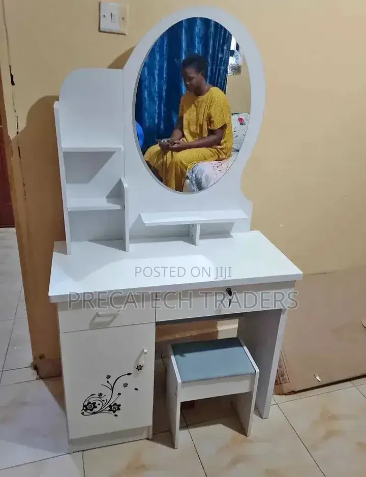Wooden Vanity Dressing Table With Storage Drawers