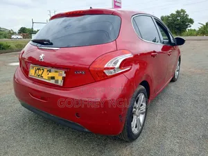 Peugeot 208 2013 Red