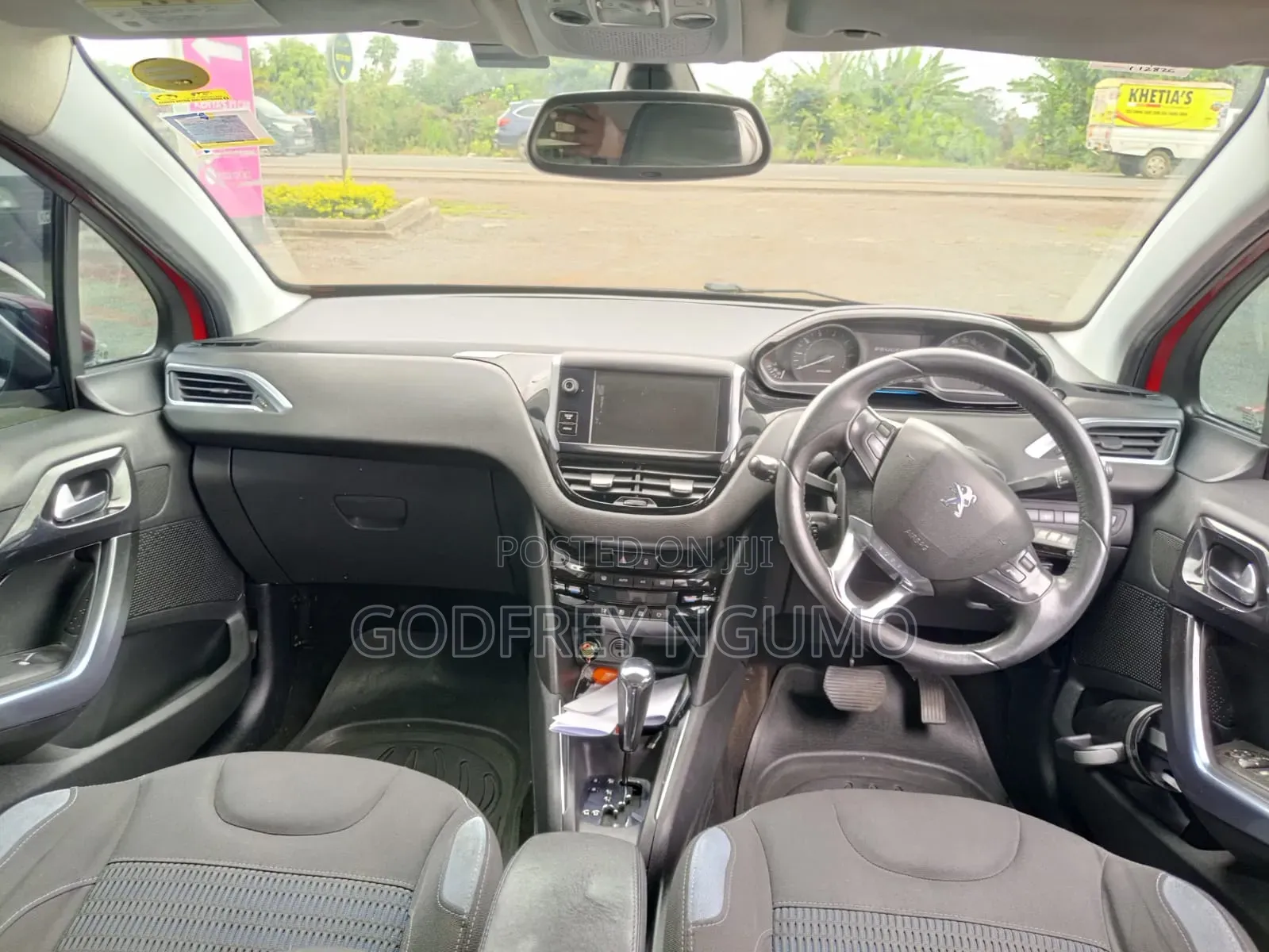 Peugeot 208 2013 Red