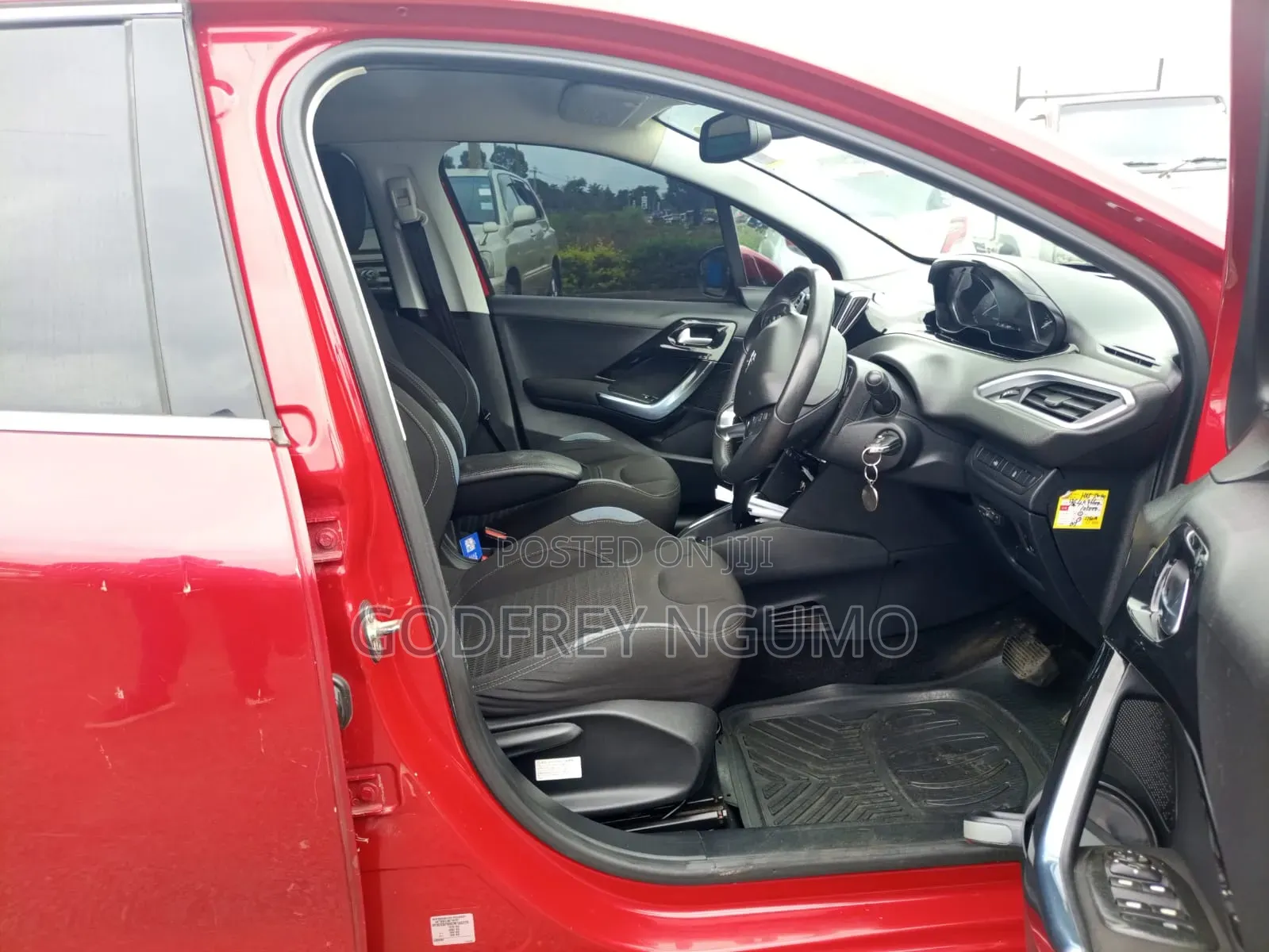 Peugeot 208 2013 Red