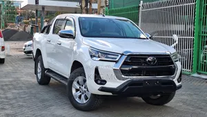 Toyota Hilux 2020 White