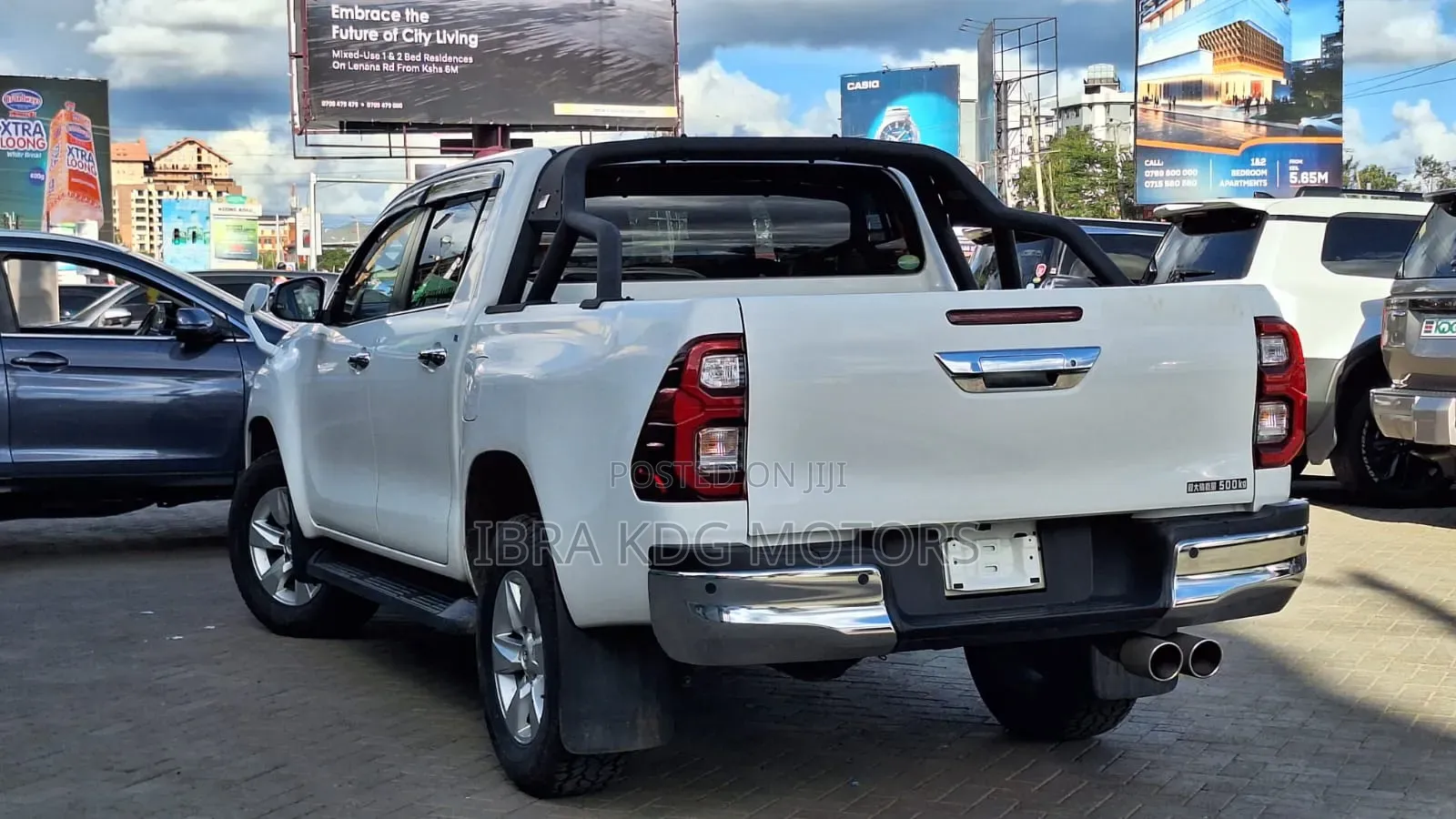 Toyota Hilux 2020 White